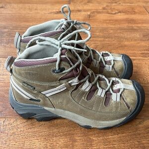 Women's Hiking Boots in Brown and Gray